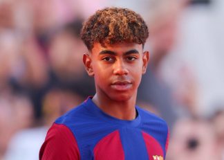 یامال ؛ یامال 16 ساله از بارسلونا در برابر په په 40 ساله از پورتو