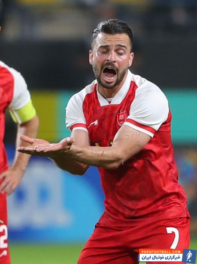 پرسپولیس ؛ اعتراض تند سروش رفیعی به داور پس از دریافت کارت زرد