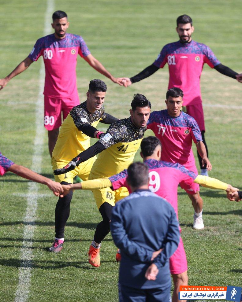 سپاهان ؛ اجرای بازی عمو زنجیرباف در تمرین سپاهان