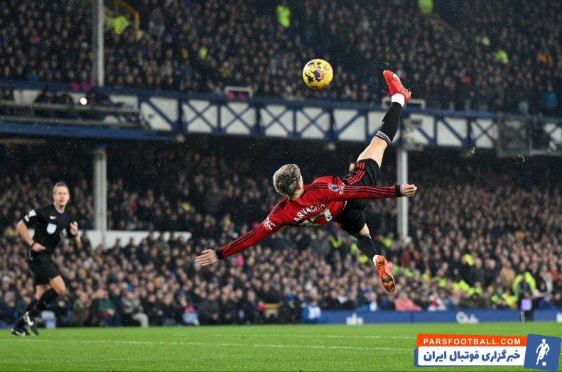 گارناچو ؛ گری نویل اسطوره منچستر یونایتد : گل گارناچو بهترین گل برگردان است