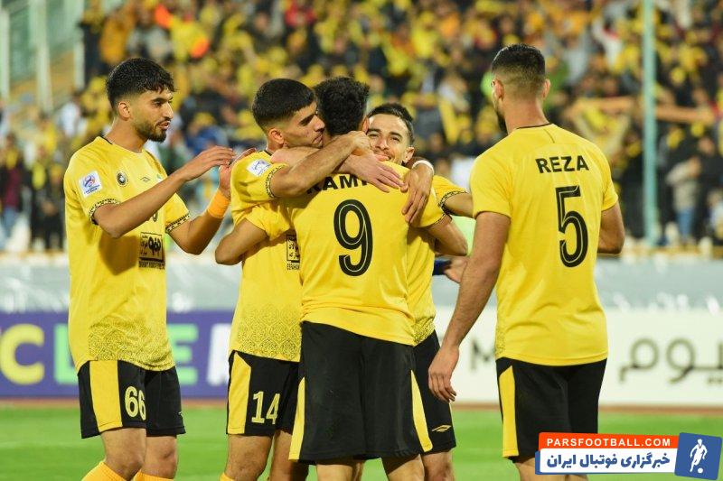 فرشاد احمد زاده : انشاءالله سپاهان و پرسپولیس از گروه خود صعود کنند