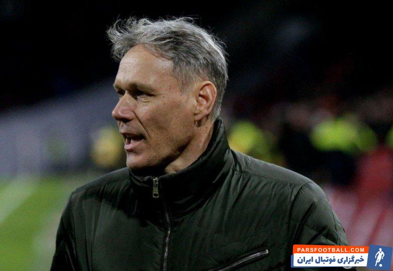 فان باستن : چون زود خداحافظی کردم الان بازی رونالدو و مسی را می بینم ناراحت می شوم