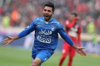 استقلال ؛ تصویری از شوت پشت محوطه جریمه فرشید اسماعیلی به پرسپولیس