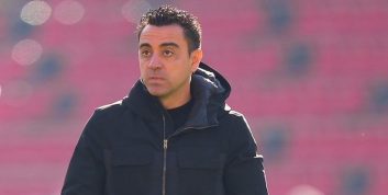 ژاوی ؛ فرنکی دی یونگ : ژاوی یک مربی فنی و نکته بین است