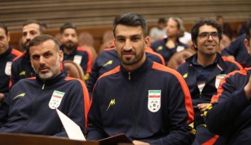 پرسپولیس ؛ حسین ماهینی به حمایت از بازیکنان و گل محمدی پرداخت