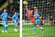 بارسلونا ؛ نجات بارسلونا از شکست برابر آلمریا با گلزنی سرخی روبرتو