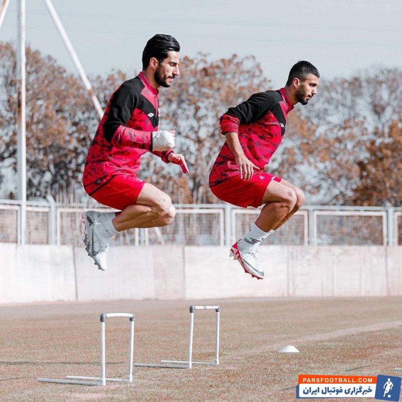 شیری ؛ حضور مهدی شیری با دست راست باندپیچی شده در تمرین تراکتور 