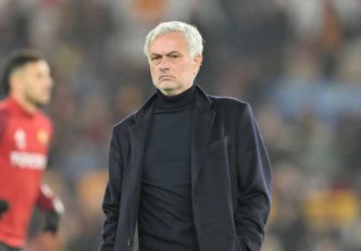 رم ؛ لحظات عجیب از درگیری مورینیو با خویچا کواراتسخلیا ستاره ناپولی