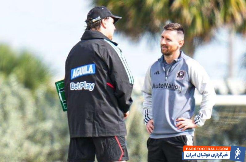 مسی ؛ حضور نستور لورنزو، اولین مربی مسی در تیم ملی آرژانتین در تمرین اینترمیامی 