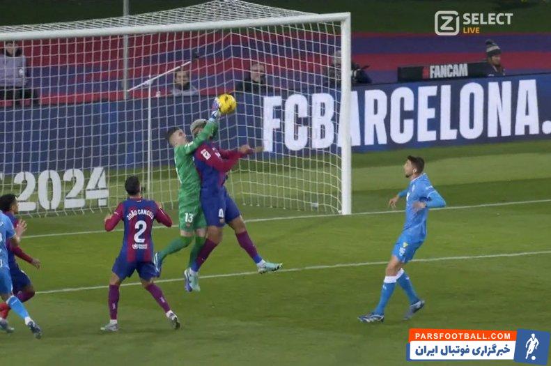بارسلونا ؛ اشتباه منجر به گل رونالد آرائوخو، ستاره بارسلونا برابر آلمریا 