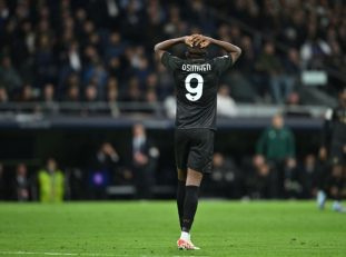 ناپولی ؛ دی لورنتیس، رئیس باشگاه ناپولی‌ : اوسیمن به زودی قراردادش را تمدید می کند