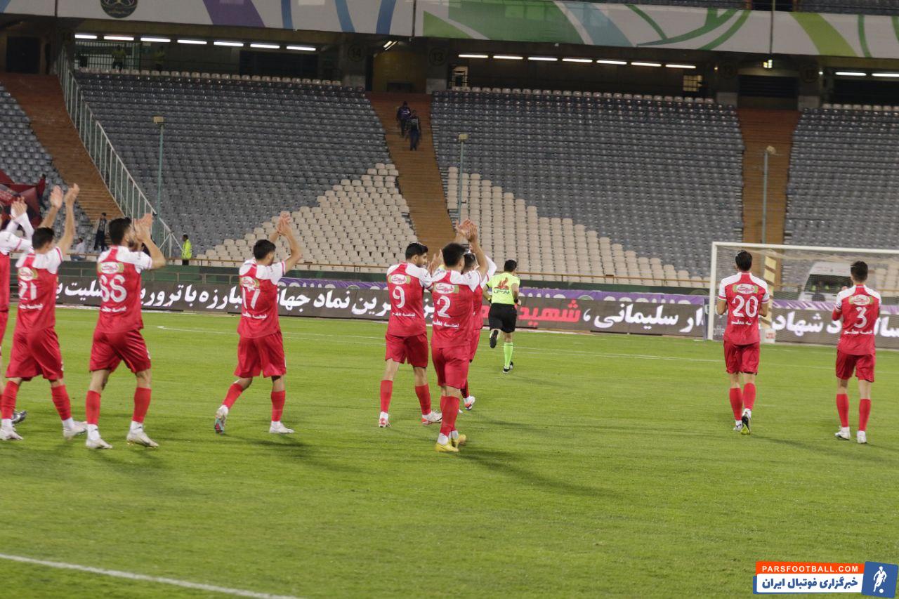 پرسپولیس ؛ تشکر بازیکنان پرسپولیس از بانوان برای حضور در ورزشگاه آزادی