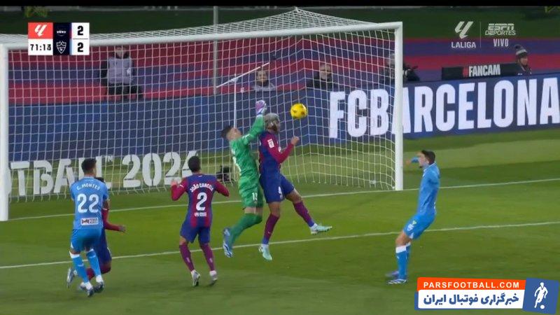 بارسلونا ؛ اشتباه منجر به گل رونالد آرائوخو، ستاره بارسلونا برابر آلمریا 