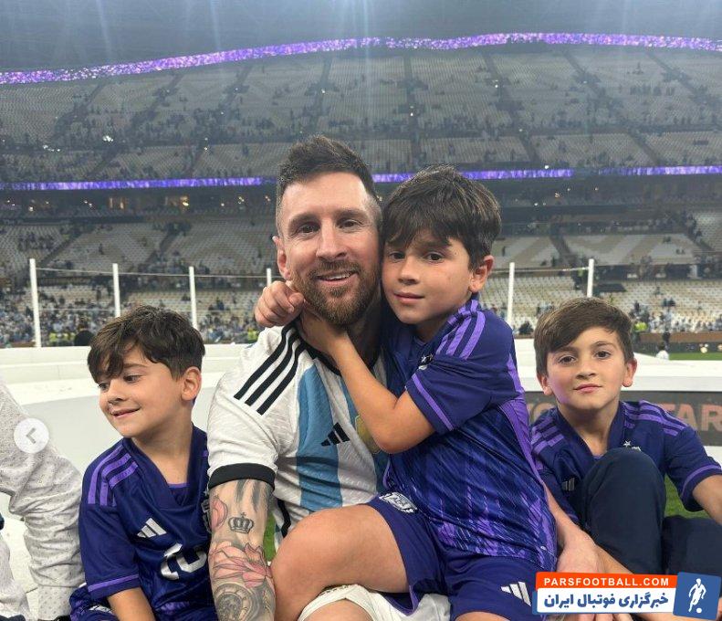 آرژانتین ؛ آنتونلا همسر لیونل مسی : "هجده دسامبر مبارک آرژانتینیها". 