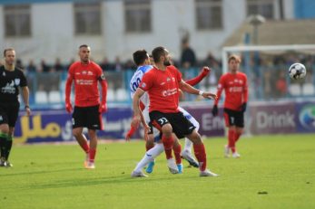 لیگ برتر ؛ یک دقیق سکوت پیش از آغاز دیدار ملوان - تراکتور به یاد مرحوم ملیکا محمدی