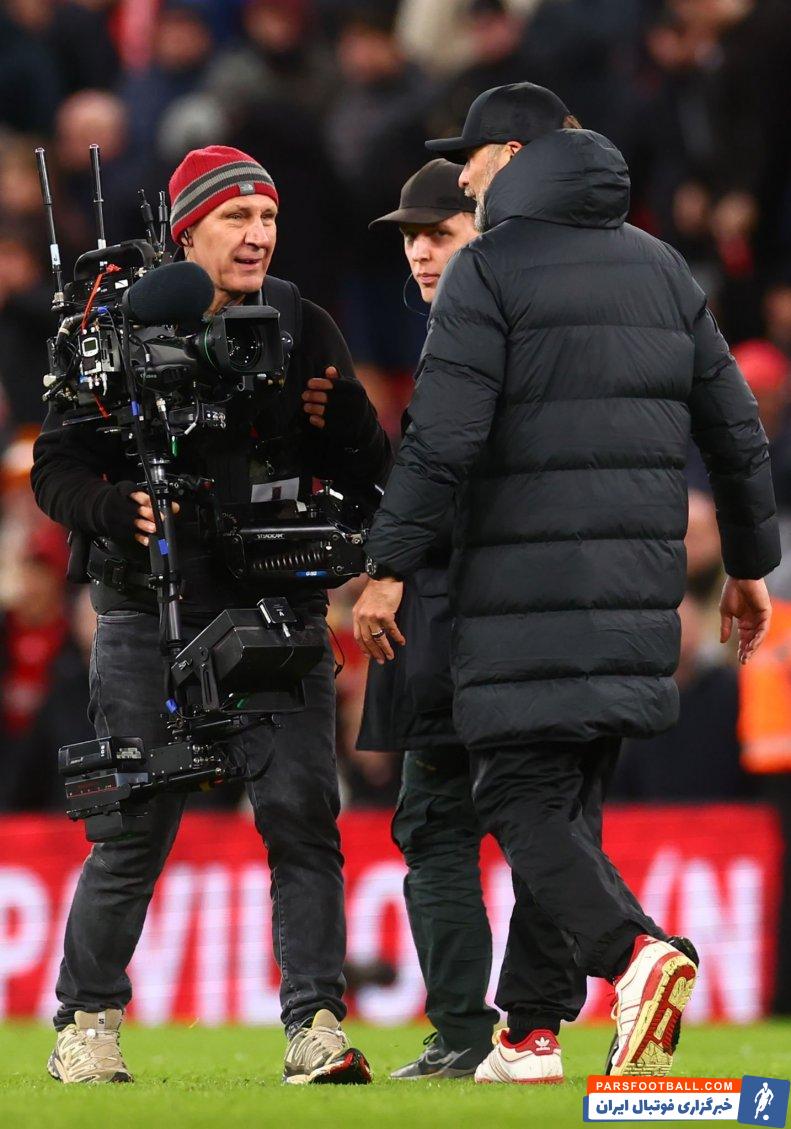 لیورپول ؛ درخواست با ملایمت کلوپ از فیلمبردار که در نزدیکش حضور داشت