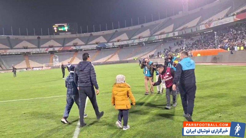 استقلال ؛ خوشحالی دختر و پسر نکونام بعد از گلزنی استقلال برابر نساجی