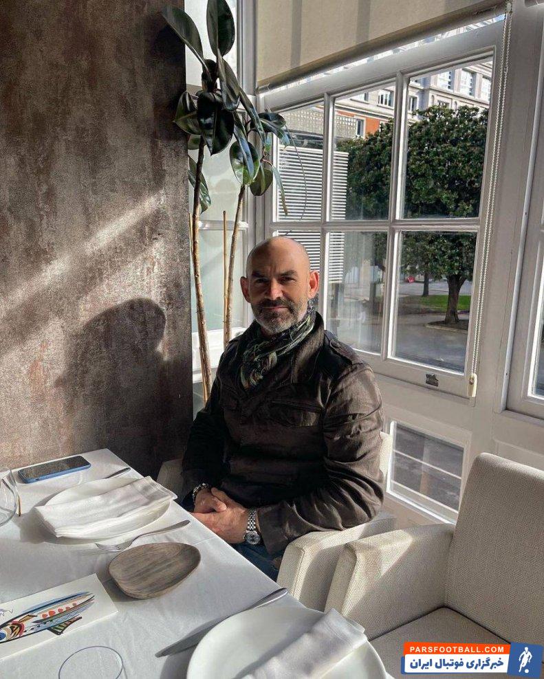 خمس ؛ پاکو خمس سرمربی تراکتور به همراه خانواده در لاس پالماس