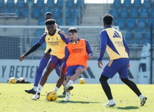 رئال مادرید ؛ شروع تمرین رئال مادرید پس ارئال مادرید ؛ شروع تمرین رئال مادرید پس از حضور افسران ضد دوپینگ یوفا در والدبباسز حضور افسران ضد دوپینگ یوفا در والدبباس