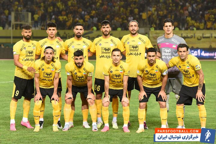 سپاهان ؛ شکسته شدن شیشه اتوبوس باشگاه سپاهان با سنگ پرانی هواداران شمس آذر