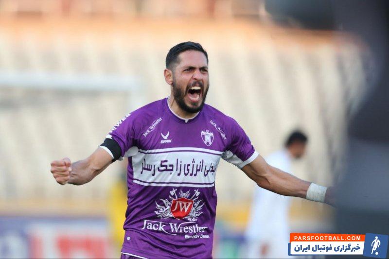 محبی، مدافع هوادار : شجاعی طی دو هفته اعتماد به نفس تیم هوادار را بسیار بالا برد