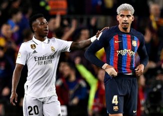 بارسلونا ؛ رونالد آرائوخو مامور مهار وینیسیوس در دیدار با رئال مادرید