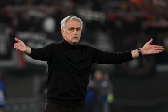 مورینیو : شایعات مذاکره مدیران رم با مربیان دیگر بیاساس است