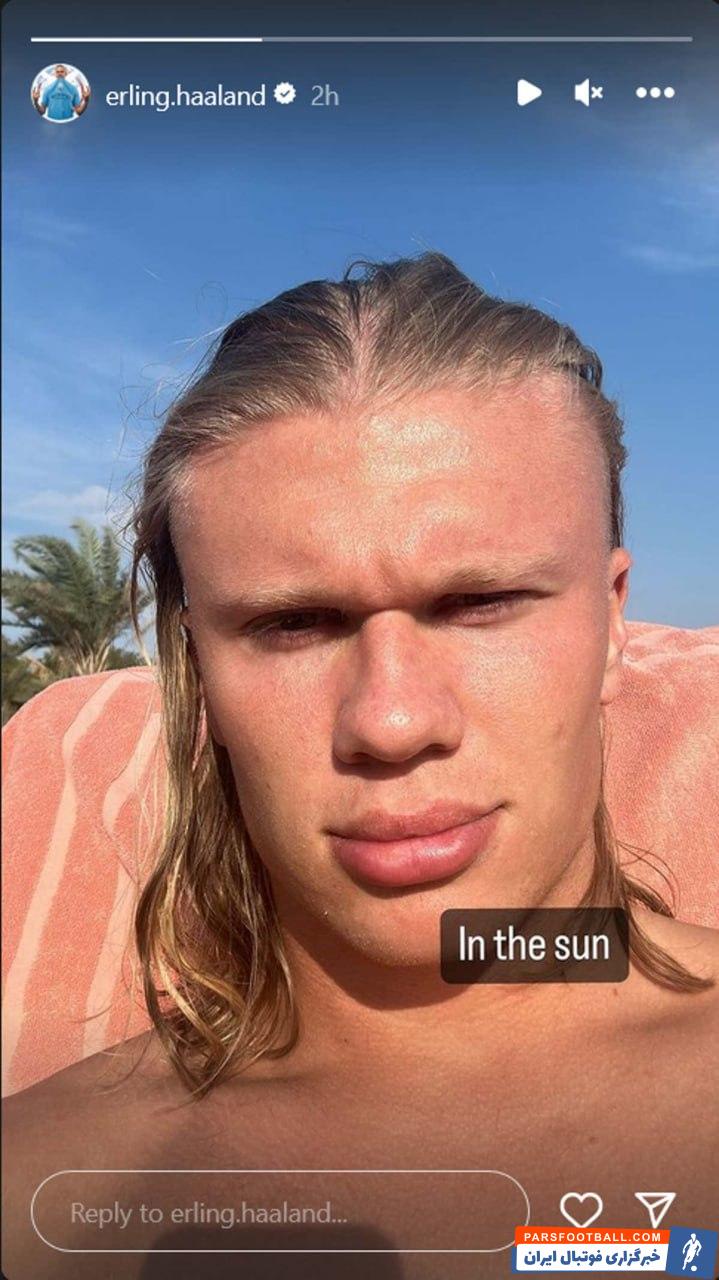 منچسترسیتی ؛ ارلینگ هالند ستاره منچسترسیتی در حال آفتاب گرفتن 