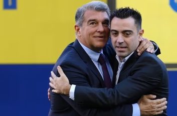 بارسلونا ؛ جست و جوی لاپورتا و دکو برای یافتن جایگزین ژاوی