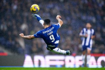 طارمی ؛ قلمبندهای طارمی تصویر قیچی برگردان مهدی به چلسی در لباس پورتو