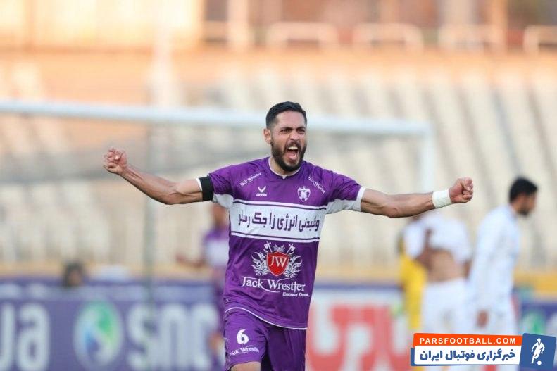 هوادار ؛ صائب محبی مدافع هوادار زننده دو گل مقابل استقلال تهران و خوزستان