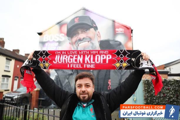 لیورپول ؛ بنر های تشکر از یورگن کلوپ در آنفیلد دست هواداران لیورپول