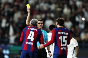 بارسلونا ؛ غیبت آرائوخو از ترکیب بارسلونا در دیدار برابر سالامانکا به دلیل محرومیت