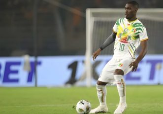 تاتنهام ؛ ابتلای ایو بیسوما، هافبک تاتنهام به مالاریا در جام ملتهای آفریقا