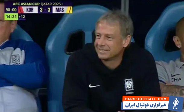 کره جنوبی ؛ خنده های کلینزمن سرمربی کره جنوبی پس از دریافت گل سوم از مالزی