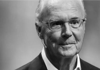 باوئر ؛ نورپردازی خاص ورزشگاه آلیانز آرنا برای گرامی‌داشت یاد فرانتس بکن باوئر