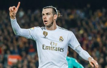 بیل ؛ جرمین جناس : بیل قبل از هر بازی پنج تکه نان تست و کوهی از لوبیا پخته میخورد