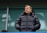 بارسلونا ؛ حضور ینی زاهاوی مدیربرنامه‌های هانسی فلیک در ورزشگاه مونتجوئیک