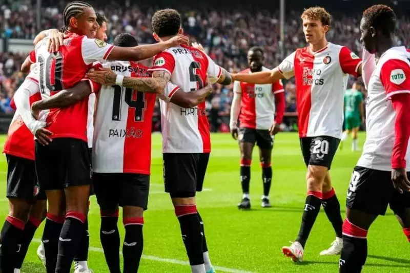 فاینورد در غیاب ستاره ایرانی مقابل حریفش به برتری رسید