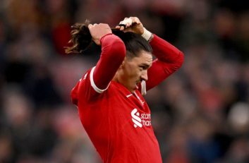 نونیز ؛ داروین نونیز و ثیت چهار ضرب به تیرک در دیدار برابر چلسی