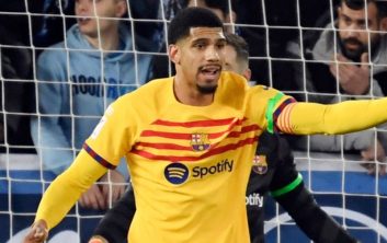 بارسلونا ؛ رونالدو آرائوخو مدافع بارسلونا مصدوم نیست