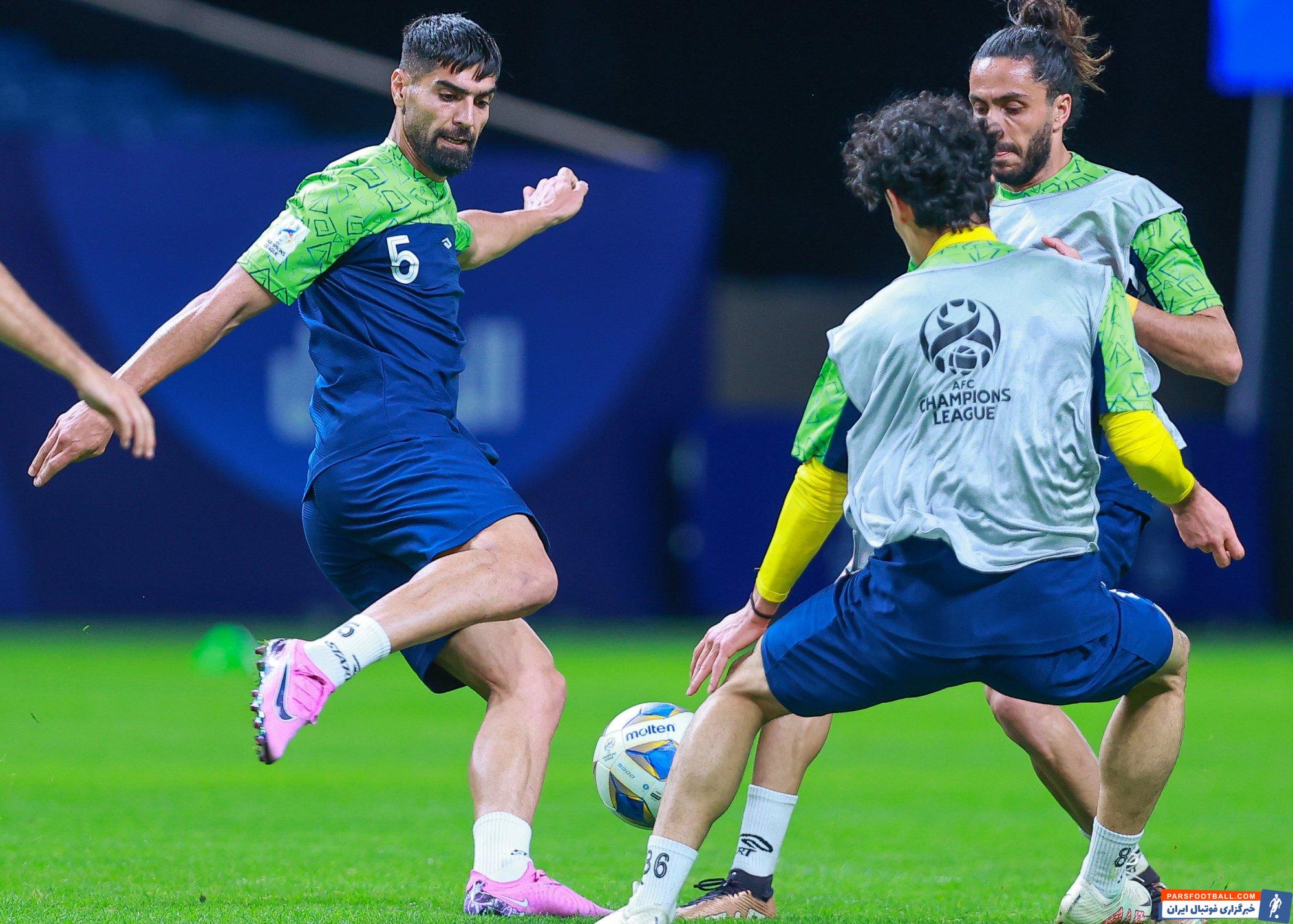 اسدی ؛ آمادگی رضا اسدی بازیکن سپاهان برای دیدار برابر الهلال 