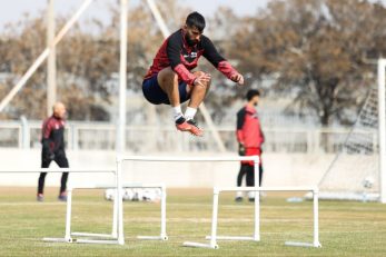 تراکتور ؛ فرار سیدمحمد حسینی از سرما با پوشش کامل