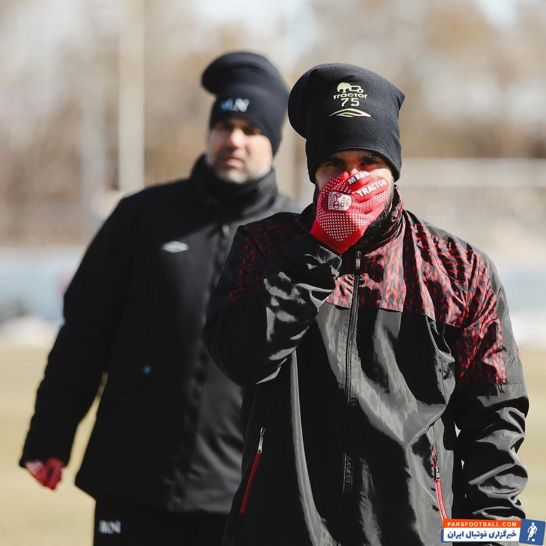 تراکتور ؛ فرار سیدمحمد حسینی از سرما با پوشش کامل