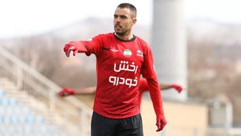 آلوز ؛ تلاش های ناکام ریکاردو آلوز ستاره تراکتور برای گلزنی برابر استقلال خوزستان