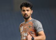 سپاهان ؛ امیدنورافکن به عنوان کاپیتان سوم سپاهان بازوبند را به رامین رضاییان داد