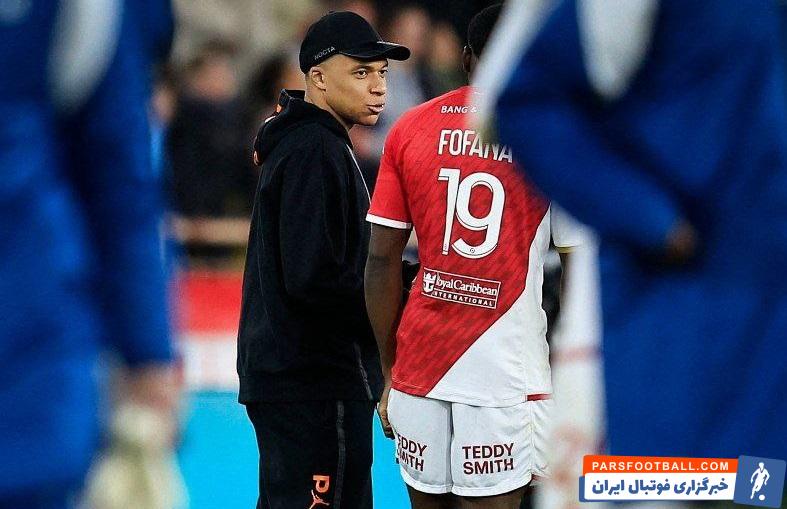 امباپه ؛ بنر تهدید آمیر گروهی از هواداران پاری سن ژرمن برای امباپه