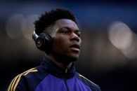 شوامنی ؛ پیانو زدن اورلین شوامنی، ستاره رئال مادرید در اوقات فراغتش