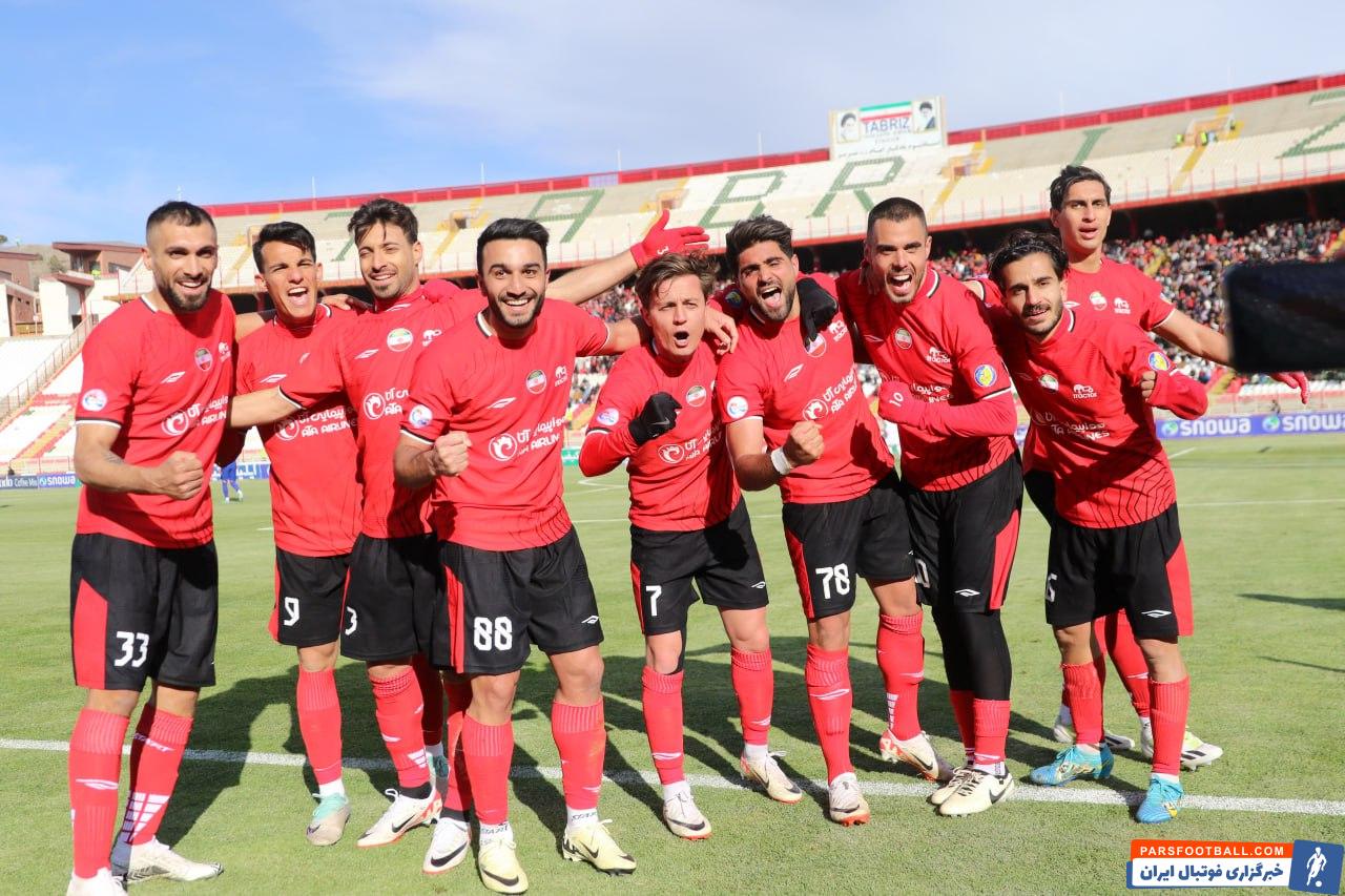 تراکتور ؛ خوشحالی دسته جمعی بازیکنان تراکتور پس از گلزنی به استقلال خزستان