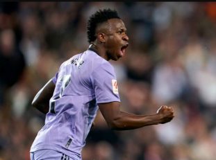 وینیسیوس ؛ کودک هوادار والنسیا وینیسیوس را میمون خطاب کرد